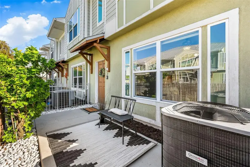 1282 Calusa Cir, FL