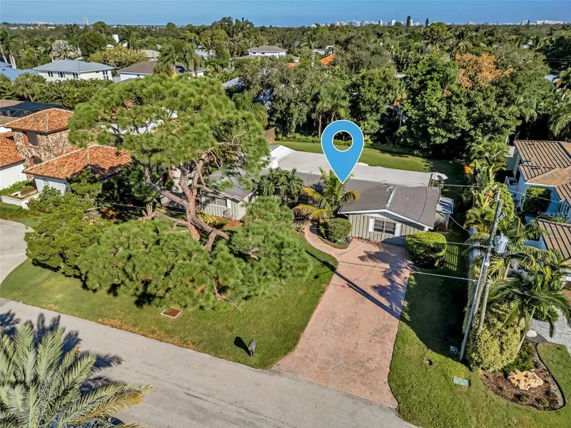 1605 N Lake Shore Dr, FL