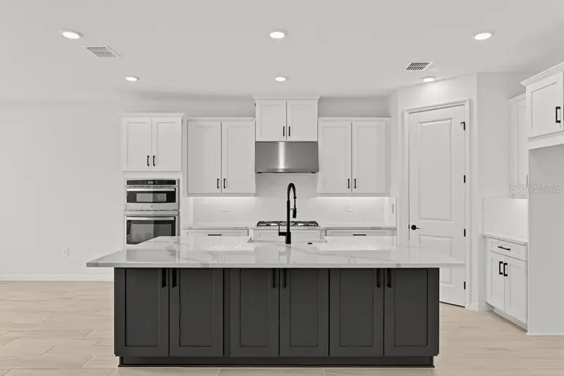 11390 Bourbon Rose Cir, FL