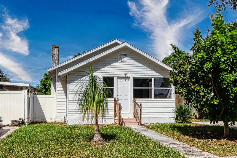 2627 17th Ave N, FL