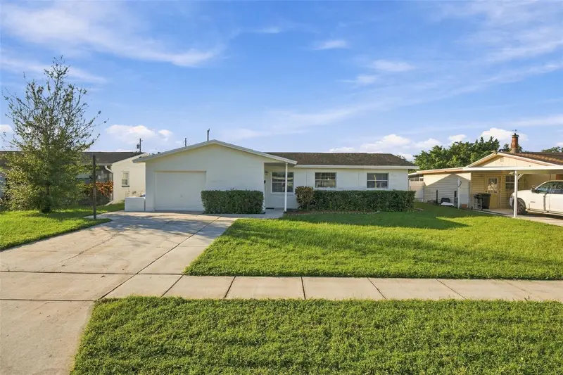 5280 90th Ter N, FL