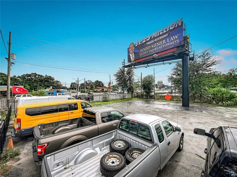 690 N Semoran Blvd, FL