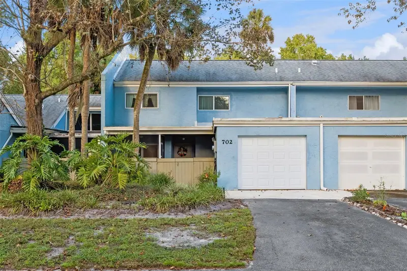 702 Glasgow Ct, FL