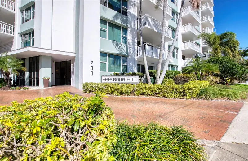 700 Beach Dr Ne #701, FL