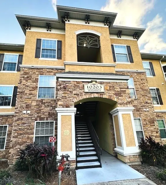 10203 Courtney Palms Blvd #202, FL