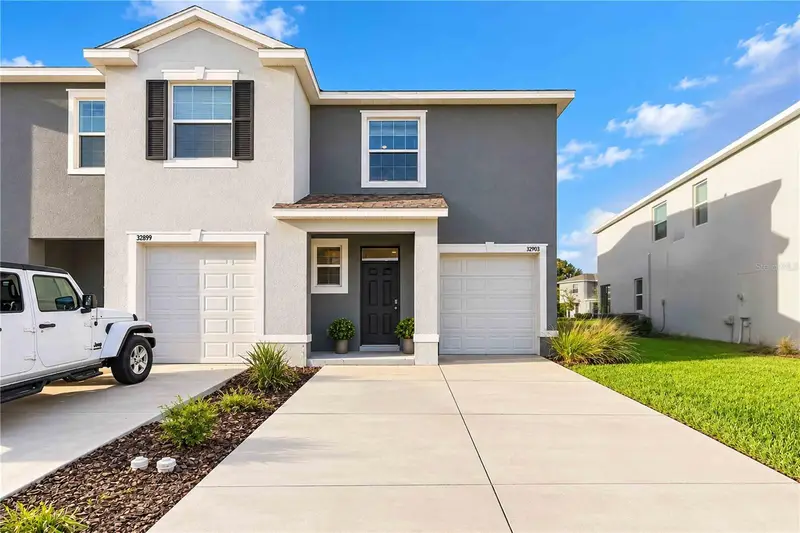 32903 Pez Landing Ln, FL