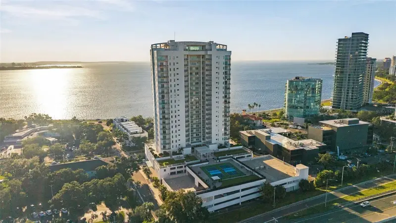 2910 W Barcelona St #904, FL