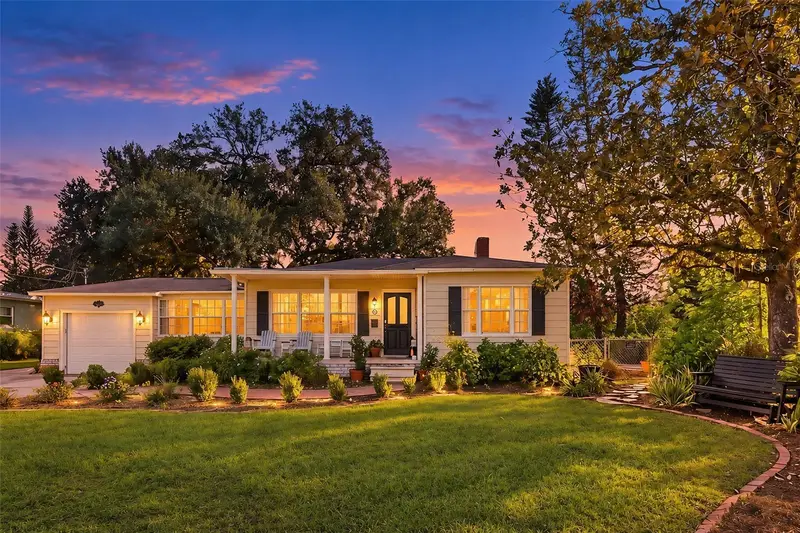 Lake Eola Heights listing