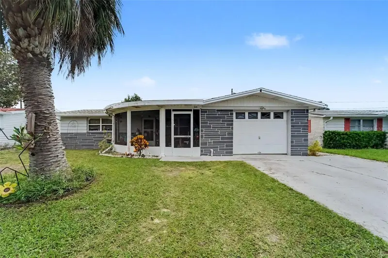 2049 Maureen Dr, FL