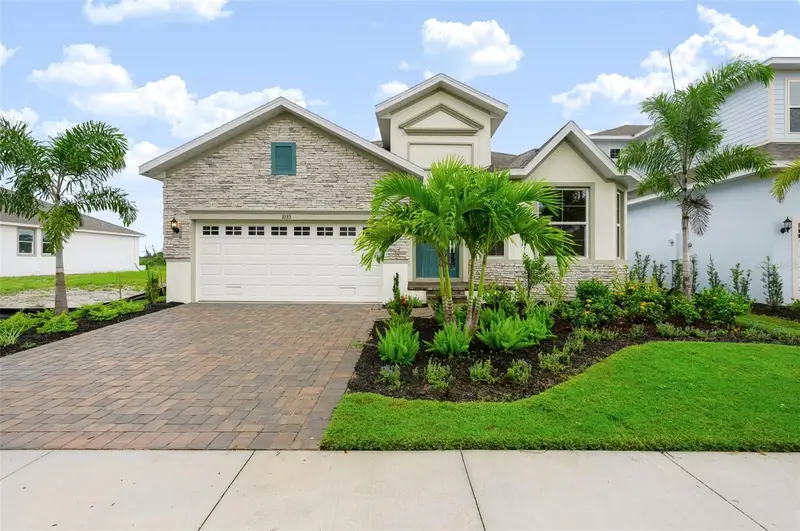 1033 Signet Dr, FL