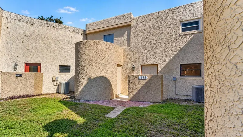 1055 Encourte Green, FL