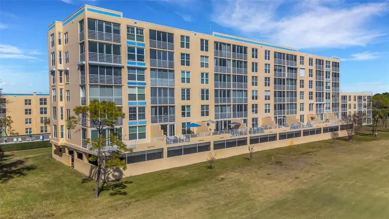 4460 Fairways Blvd #105, FL