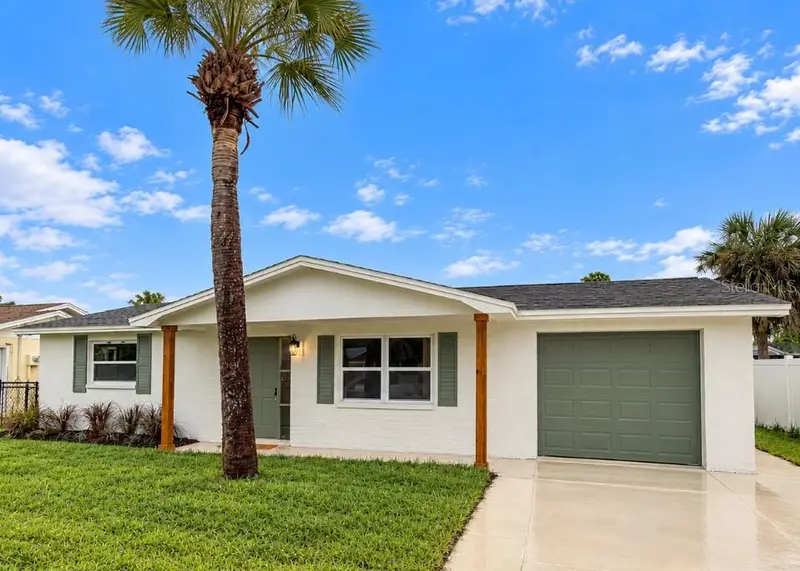 10032 Kingswood Ln, FL