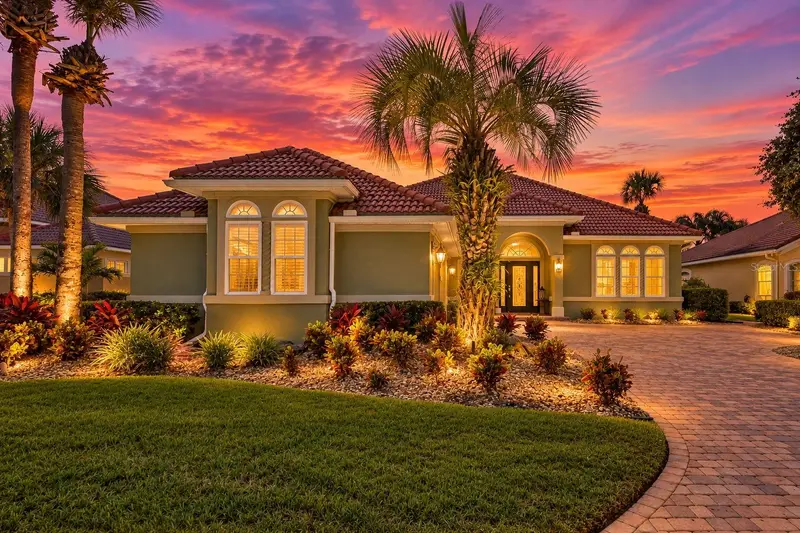 28 Oak View Cir E, FL