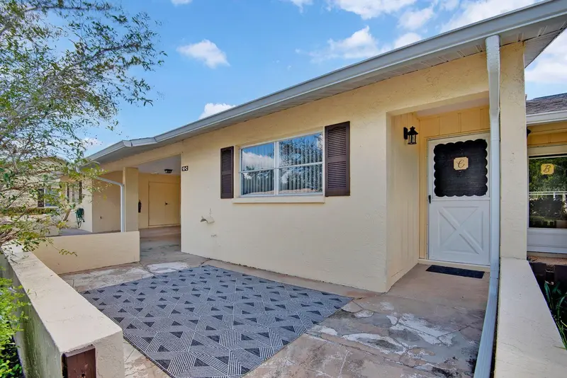390 301 Blvd W #10c, FL