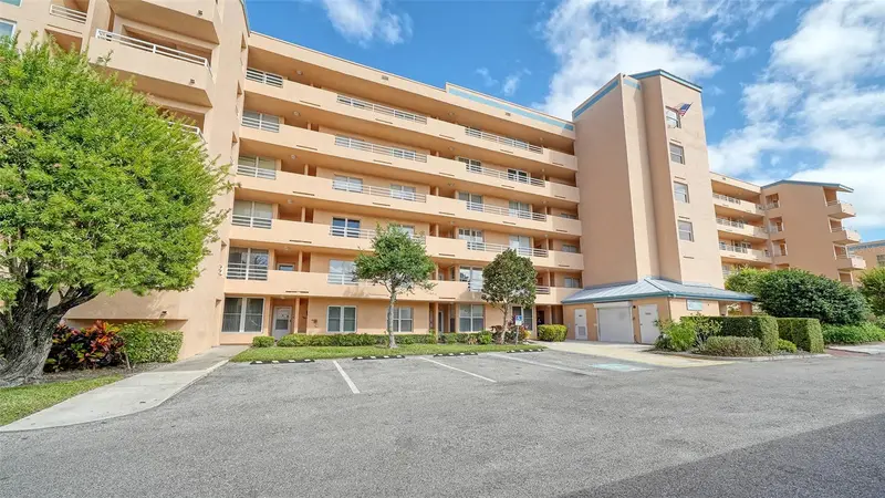 4550 Pinebrook Cir #203, FL