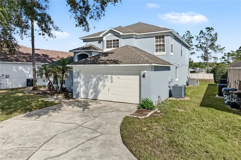 291 Grosvenor Loop, FL