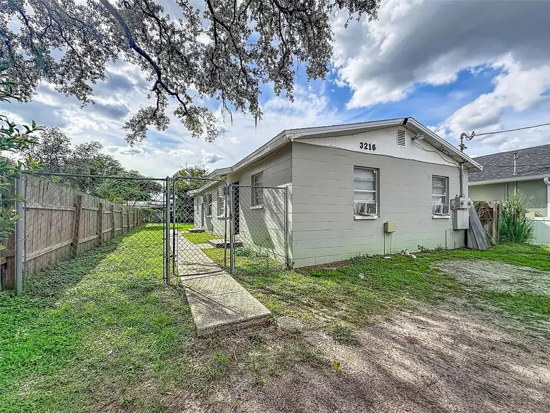 3216 N 48th St, FL