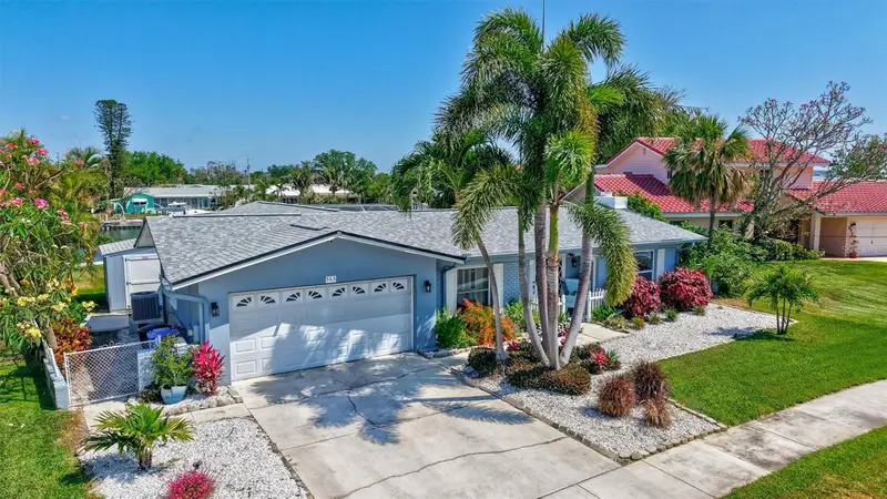 563 Lewis Blvd Se, FL