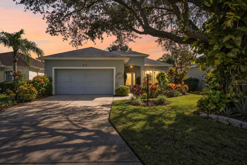 817 Tallgrass Ln, FL