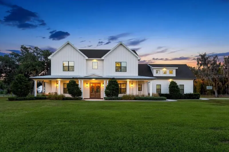 888 Twin Oaks Ln, FL