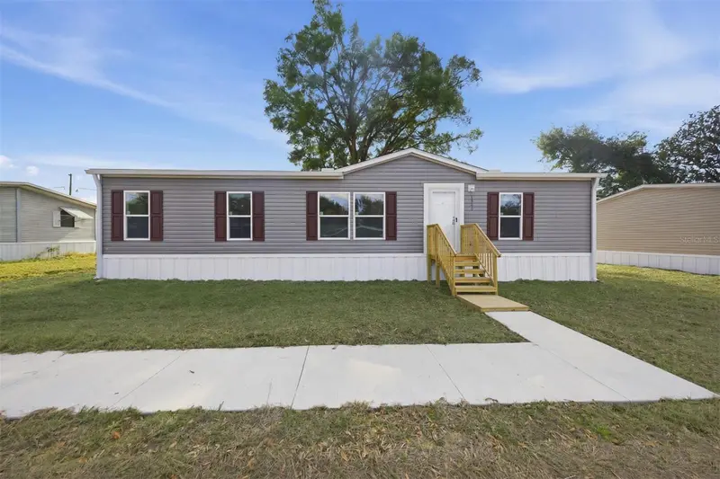 1560 Ne 162nd St, FL