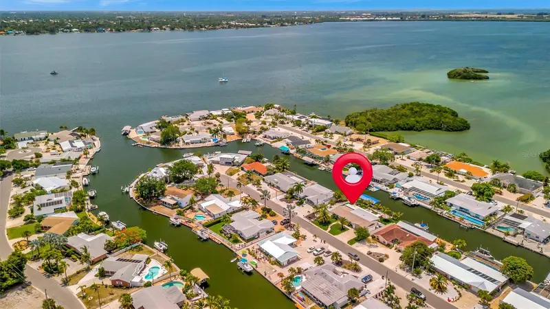 10115 Kingfisher Rd E, FL