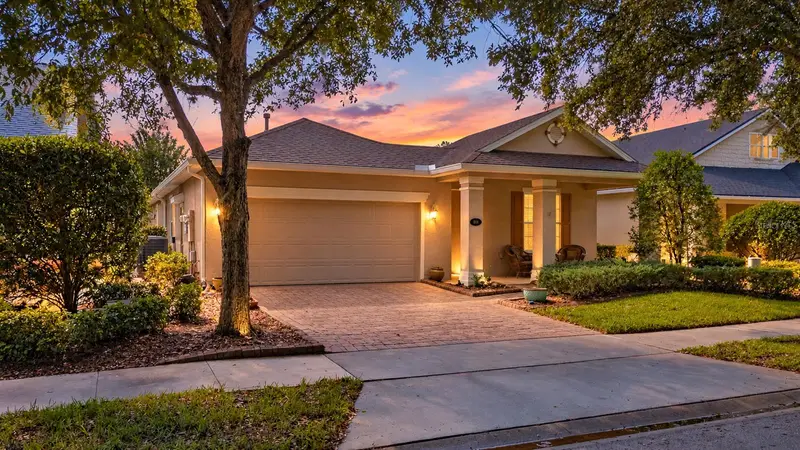 1594 Lincolnshire Dr, FL