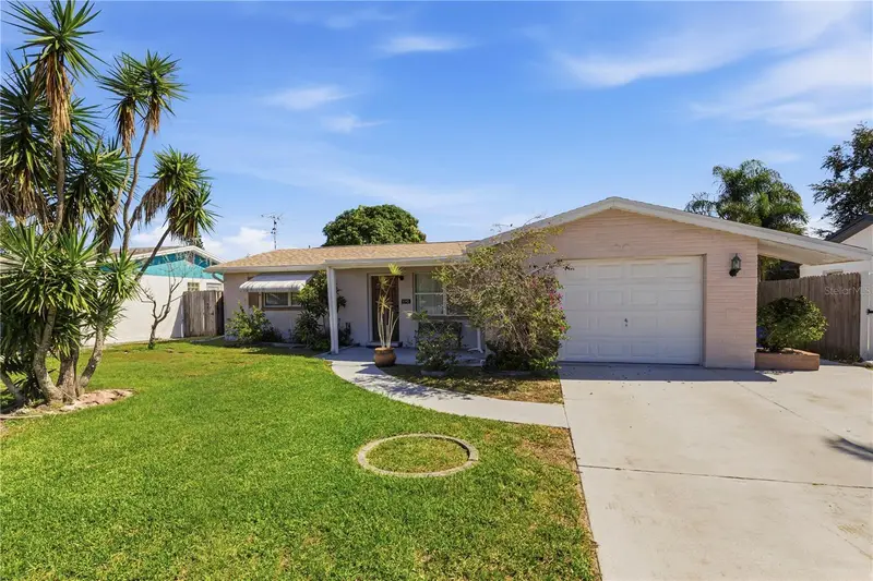 1042 Viking Dr, FL