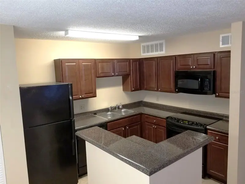 380 Lake Meade Ct #101, FL