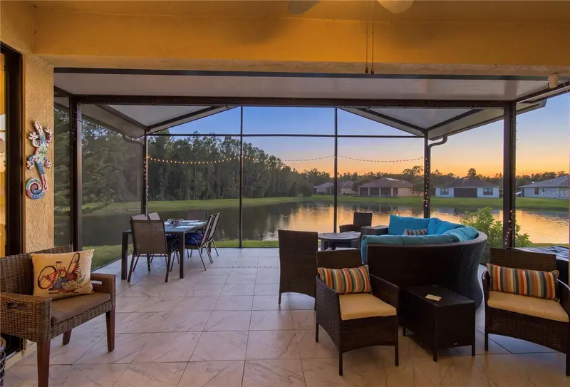 318 La Jolla Ln, FL