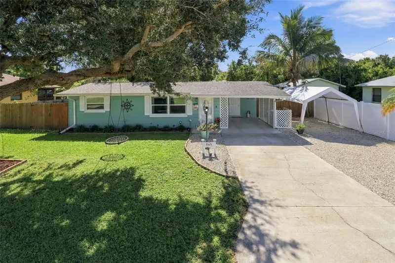 945 Horizon Rd, FL
