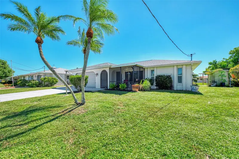 432 Edgewood Rd, FL