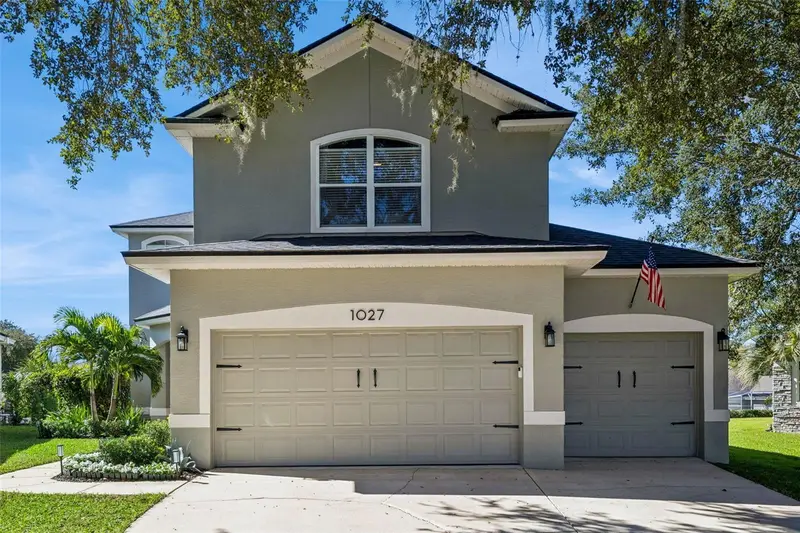 1027 Ridgemount Pl, FL