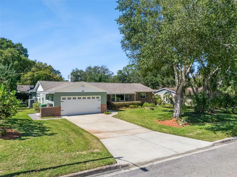 390 Grove Ct, FL