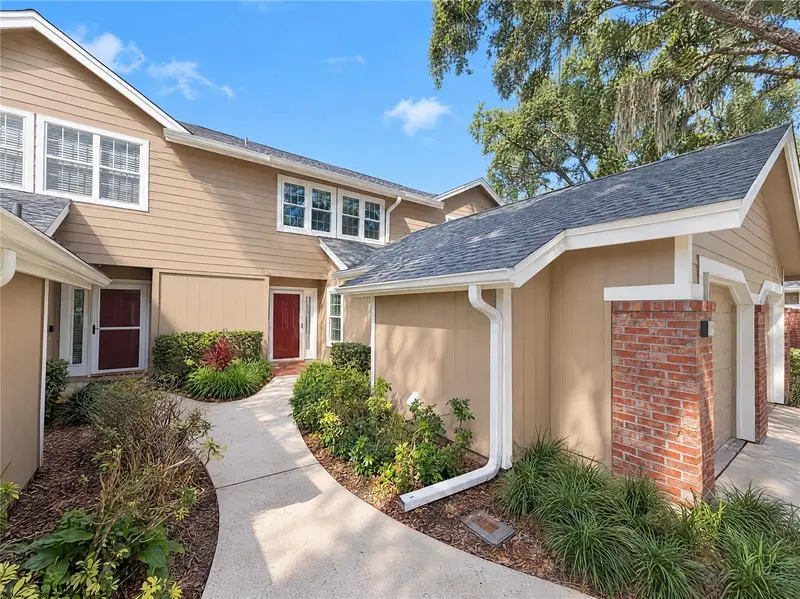 638 Maple Oak Cir #112, FL