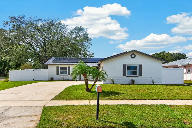 1002 Winchester Ct, FL