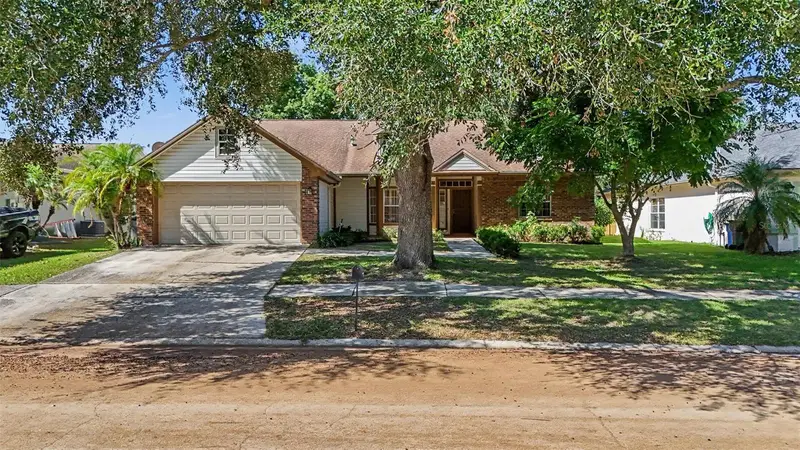 833 Greenbelt Cir, FL