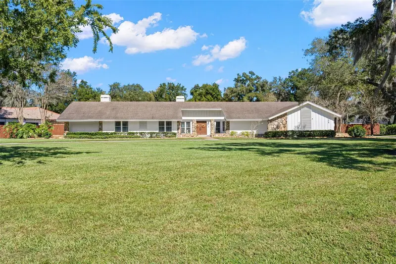 704 Centerbrook Dr, FL