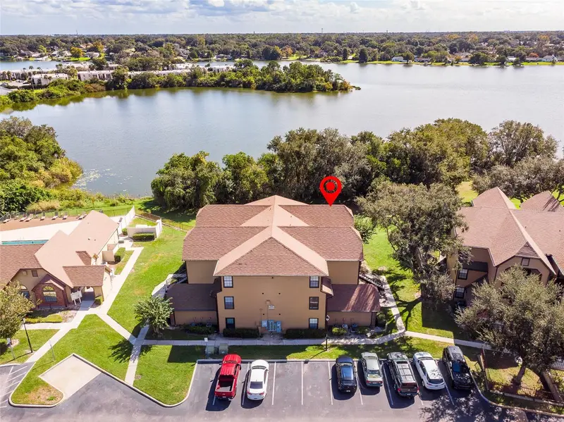 345 Lakepointe Dr #302, FL