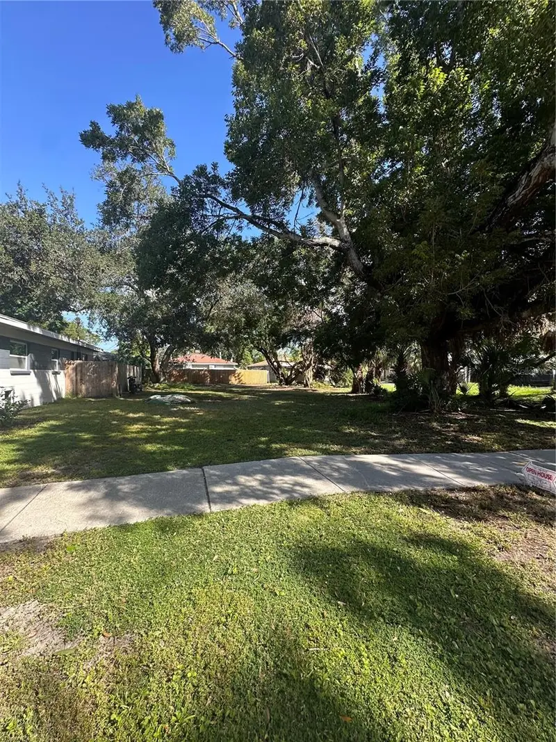 15th Ave S, FL