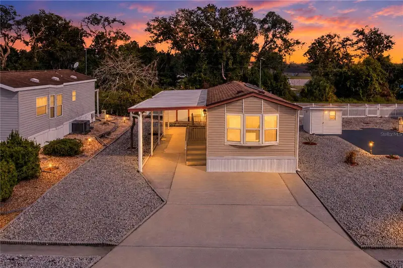 4 Fairview Dr N, FL