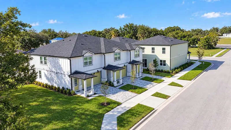 1098 June St, FL