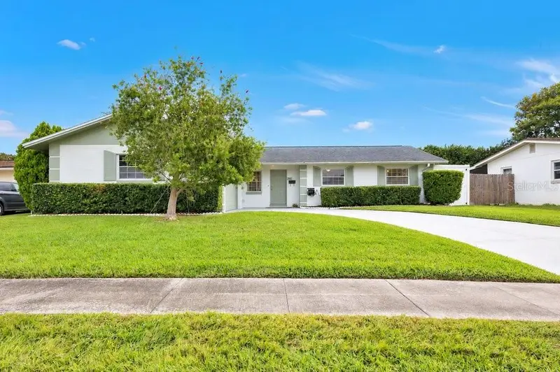 967 Scandia Ln, FL