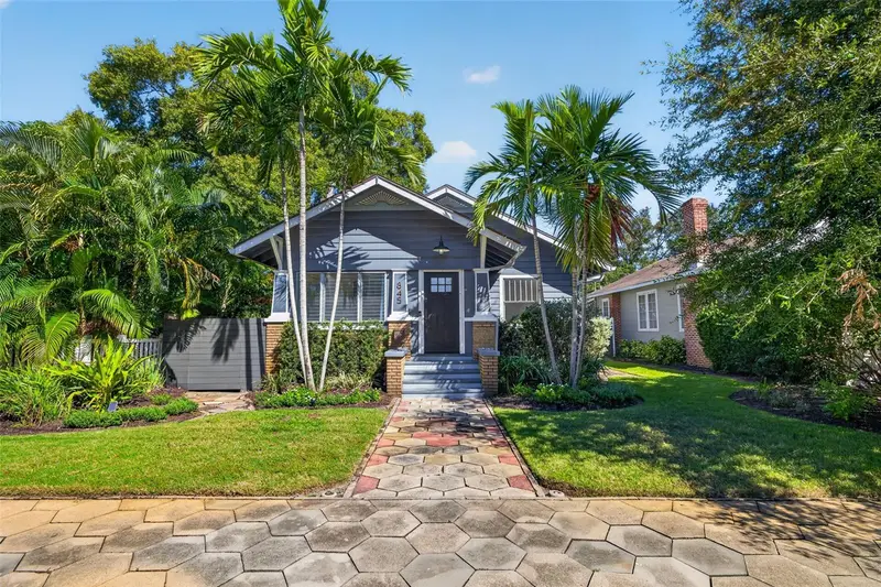 845 28th Ave N, FL