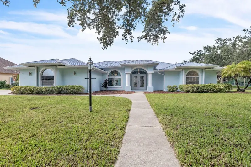 1041 Harbour Drake Dr, FL