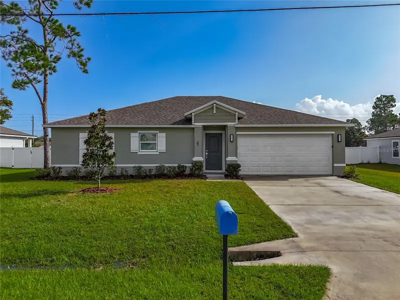 27 Freeland Ln, FL