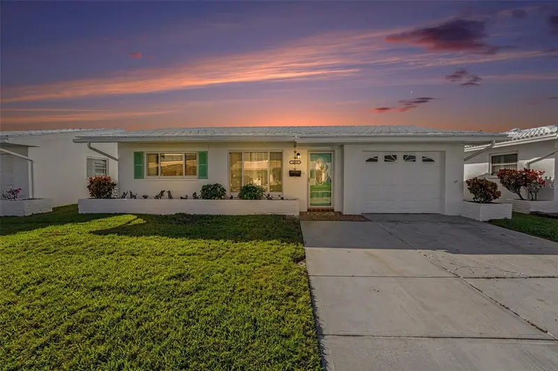 3474 101st Ter N, FL