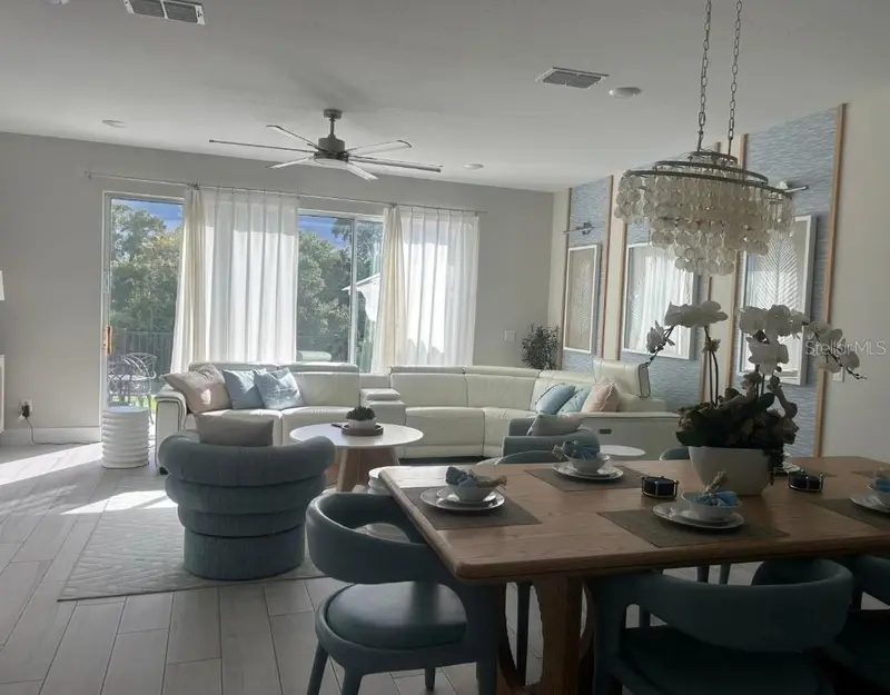7912 Spectrum Dr, FL
