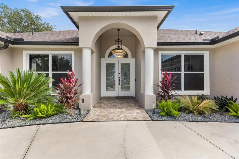 987 Princeton Dr, FL